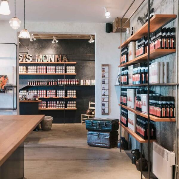 Cassis Monna & Filles - cave à vin et boutique gourmande