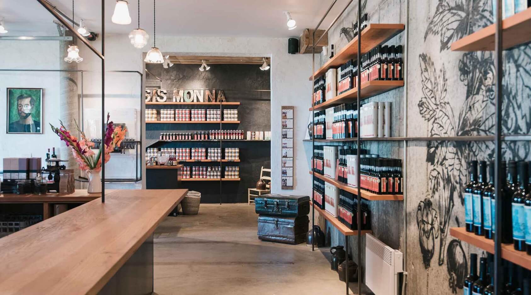 Cassis Monna & Filles - cave à vin et boutique gourmande